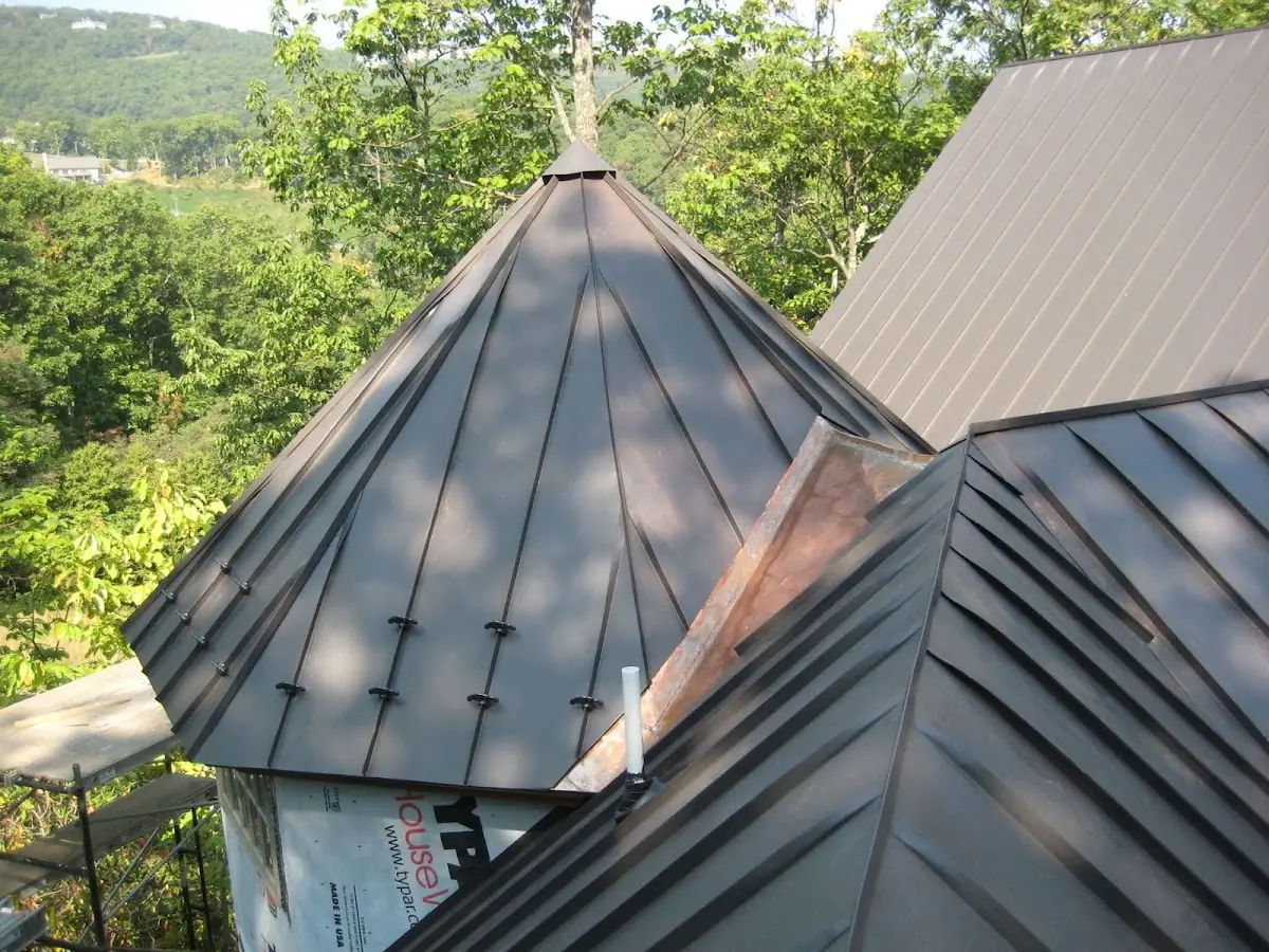 Professional Roof Tarp Installation by Craftsman Roofing in Pine Run